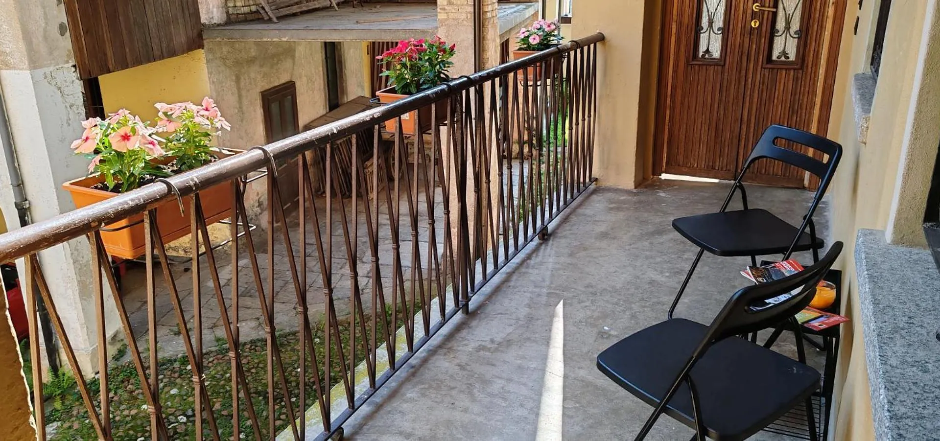 Appartement Nella Corte Dell'Oste Brinzio Italië